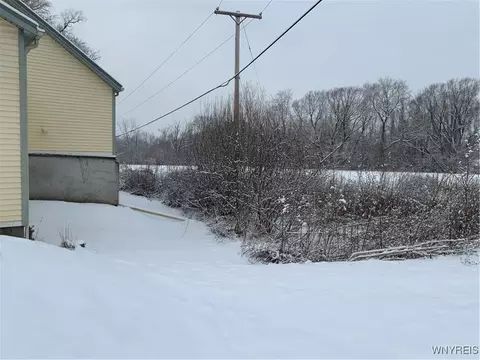 10319 Mill Rd, Ridgeway, NY 14103 photo 5