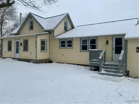 10319 Mill Rd, Ridgeway, NY 14103 photo 2