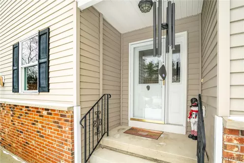 Entry Way - 1621 Old Manor Dr, Evans, NY 14047 photo 1 of 7