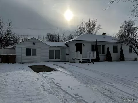 31 Kendale Rd, Cheektowaga, NY 14215