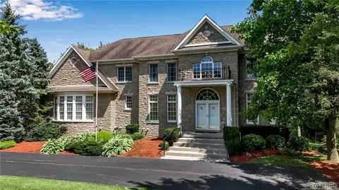 6595 Westminster Dr, East Amherst, NY 14051