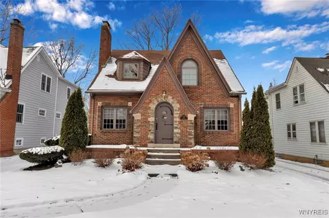 110 Ivyhurst Rd, Amherst, NY 14226
