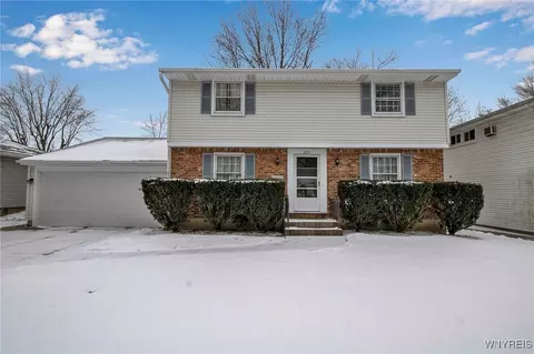 275 Clearfield Dr, Amherst, NY 14221