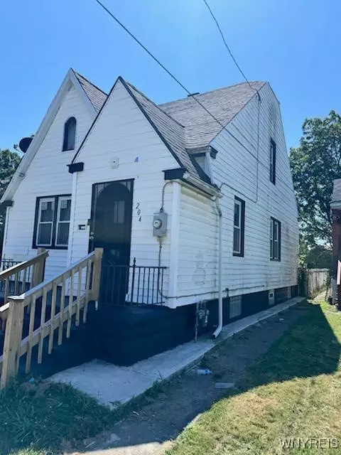 204 Carl St, Buffalo, NY 14215