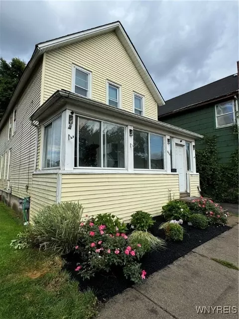 329 Oliver St, North Tonawanda, NY 14120