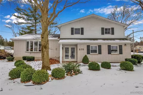 570 Morgan Dr, Lewiston, NY 14092