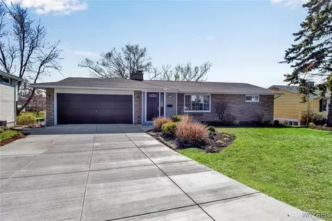 3031 Walbridge Dr, Hamburg, NY 14075