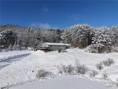 5004 Brown Rd, Great Valley, NY 14741