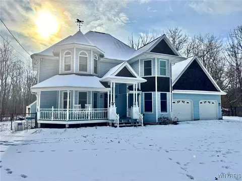 781 Bennett Rd, Evans, NY 14006