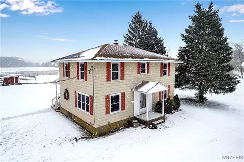 2419 Maple Rd, Wilson, NY 14172