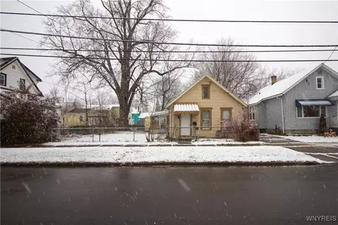 81 Kohler St, Tonawanda, NY 14150