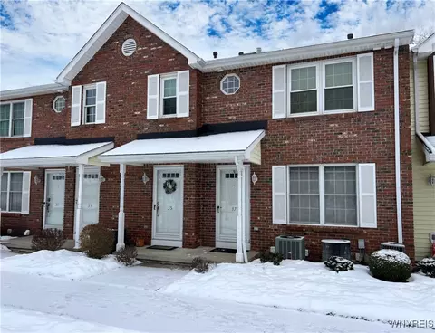 37 Olde Stone Ln, Lancaster, NY 14086