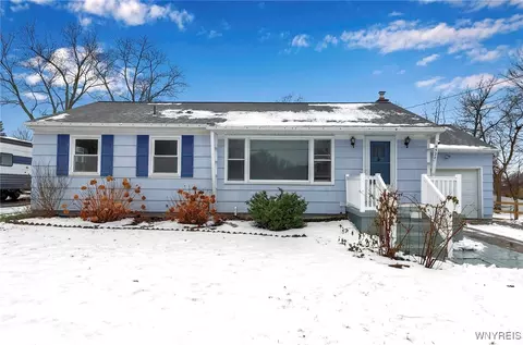 4528 Lincoln Dr, Royalton, NY 14067