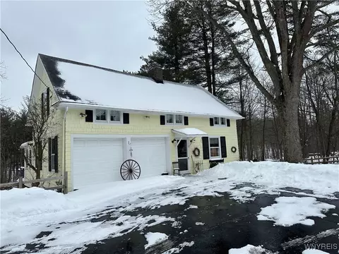 2731 Bowen Rd, Elma, NY 14059