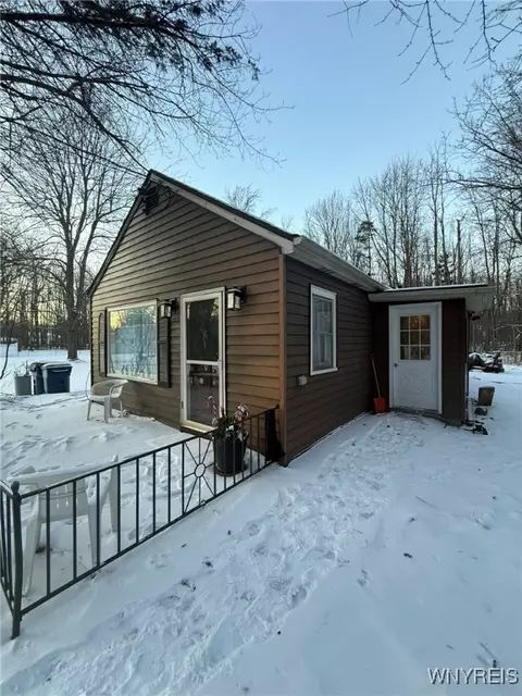 2424 Dodge Rd, East Amherst, NY 14051
