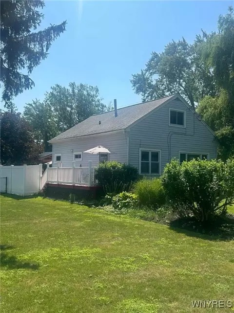 634 Cradle Ave, Evans, NY 14006