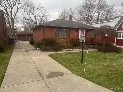 122 Dwyer St, West Seneca, NY 14224