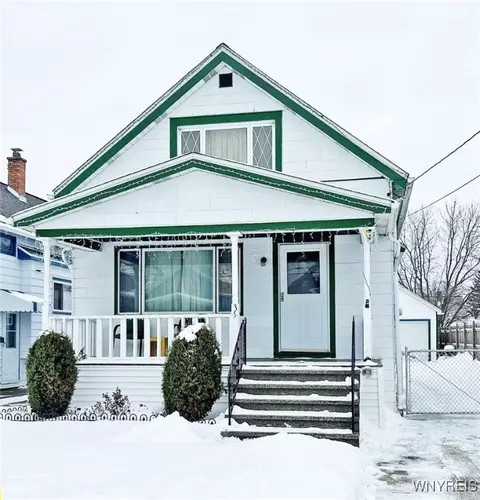 35 Belmont St, Buffalo, NY 14207