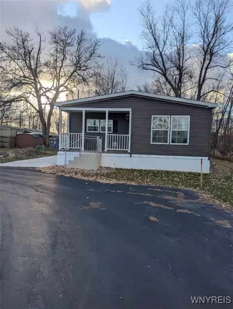 51 Ritchie Lot Apt 60 Ave, Tonawanda, NY 14150