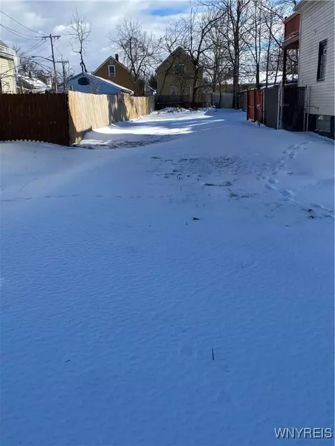 129 Sprenger Ave, Buffalo, NY 14211