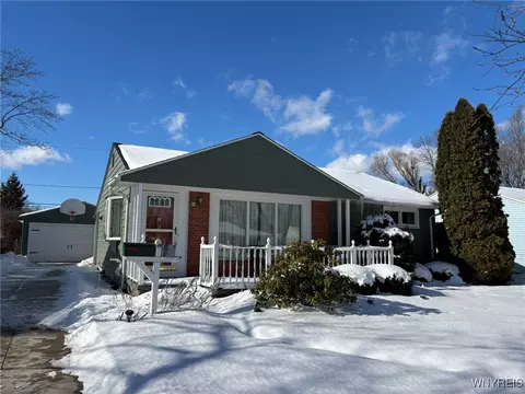 87 Brauncroft Ln, Amherst, NY 14226