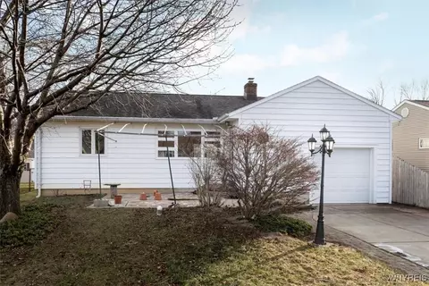 5835 West Ln, Lake View, NY 14085