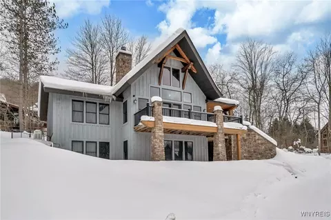 16 Greer Hill Dr, Ellicottville, NY 14731
