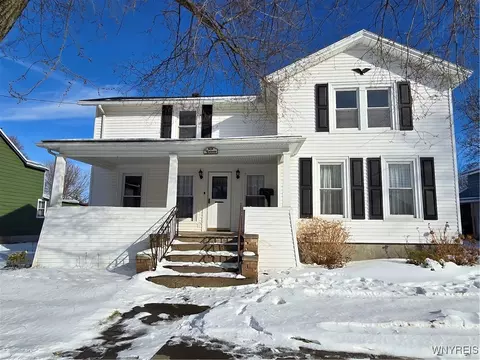921 Church St, Shelby, NY 14103