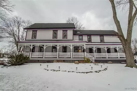 2748 Stony Point Rd, Grand Island, NY 14072