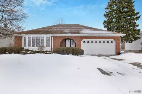 196 Presidio Pl, Amherst, NY 14221