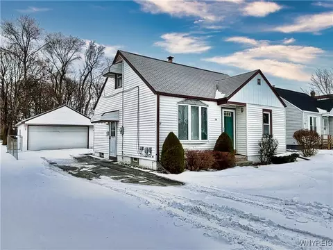 72 Grand Blvd, Cheektowaga, NY 14225