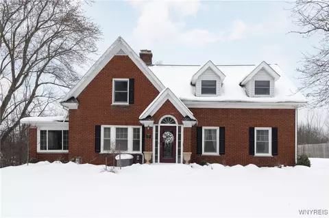 542 Center St, Aurora, NY 14052
