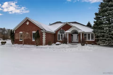 1343 Ransom Rd, Lancaster, NY 14086