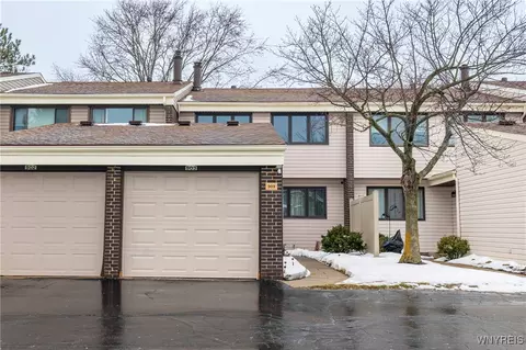 903 Winterset Ct, East Amherst, NY 14051