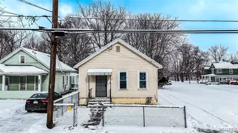 1364 North Ave, Niagara Falls, NY 14305