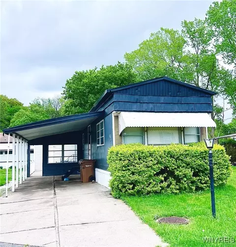 62 Carefree Ln, Cheektowaga, NY 14227