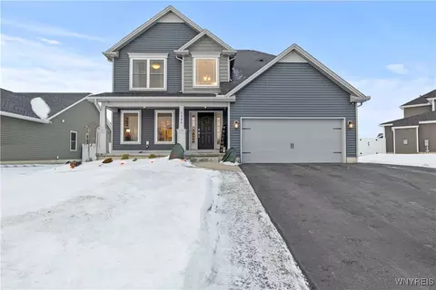 2350 Burbank Dr, Lake View, NY 14085
