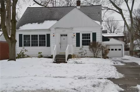 325 Berryman Dr, Amherst, NY 14226