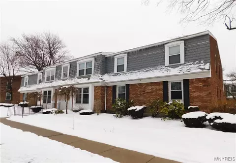 65 Hamlin Sq #5, Amherst, NY 14221