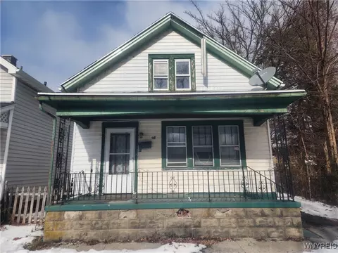 96 Amherst St, Buffalo, NY 14207