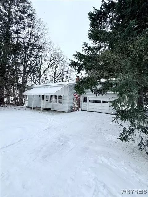 16 N Pearl St, Oakfield, NY 14125