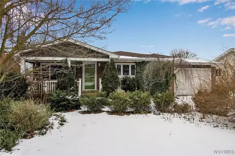 215 S 3rd St, Lewiston, NY 14092