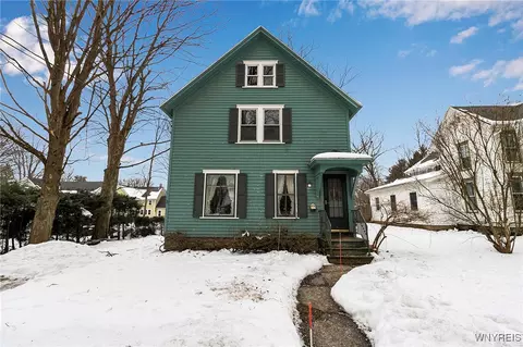 65 Walnut St, Aurora, NY 14052