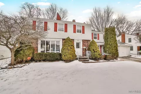 21 Half Moon Ct, North Tonawanda, NY 14120