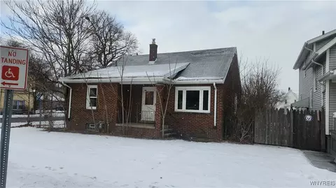 2402 Whitney Ave, Niagara Falls, NY 14301