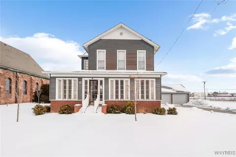 23 S Vernon St, Royalton, NY 14105