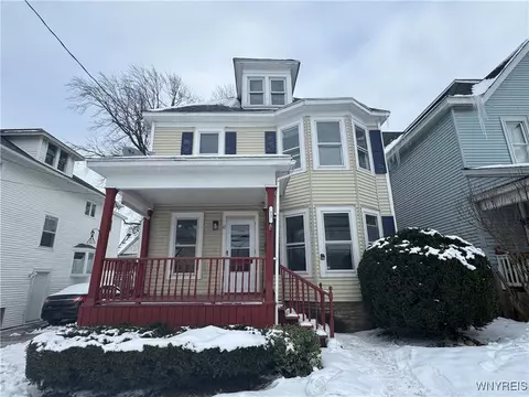 12 Harvey Ave, Lockport, NY 14094