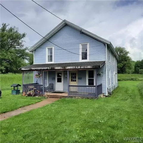 37 Elm St, Franklinville, NY 14737
