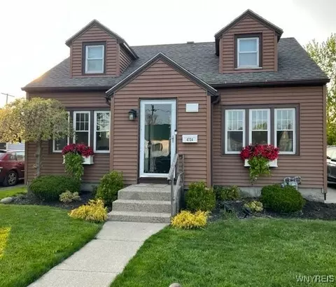4724 Morgan Pkwy, Hamburg, NY 14075