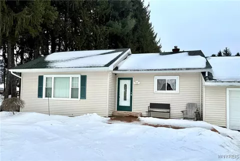 13519 Lake St, Chaffee, NY 14030